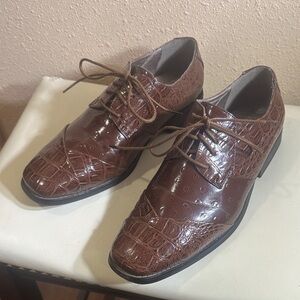 Viotti Oxfords Size 8 1/2